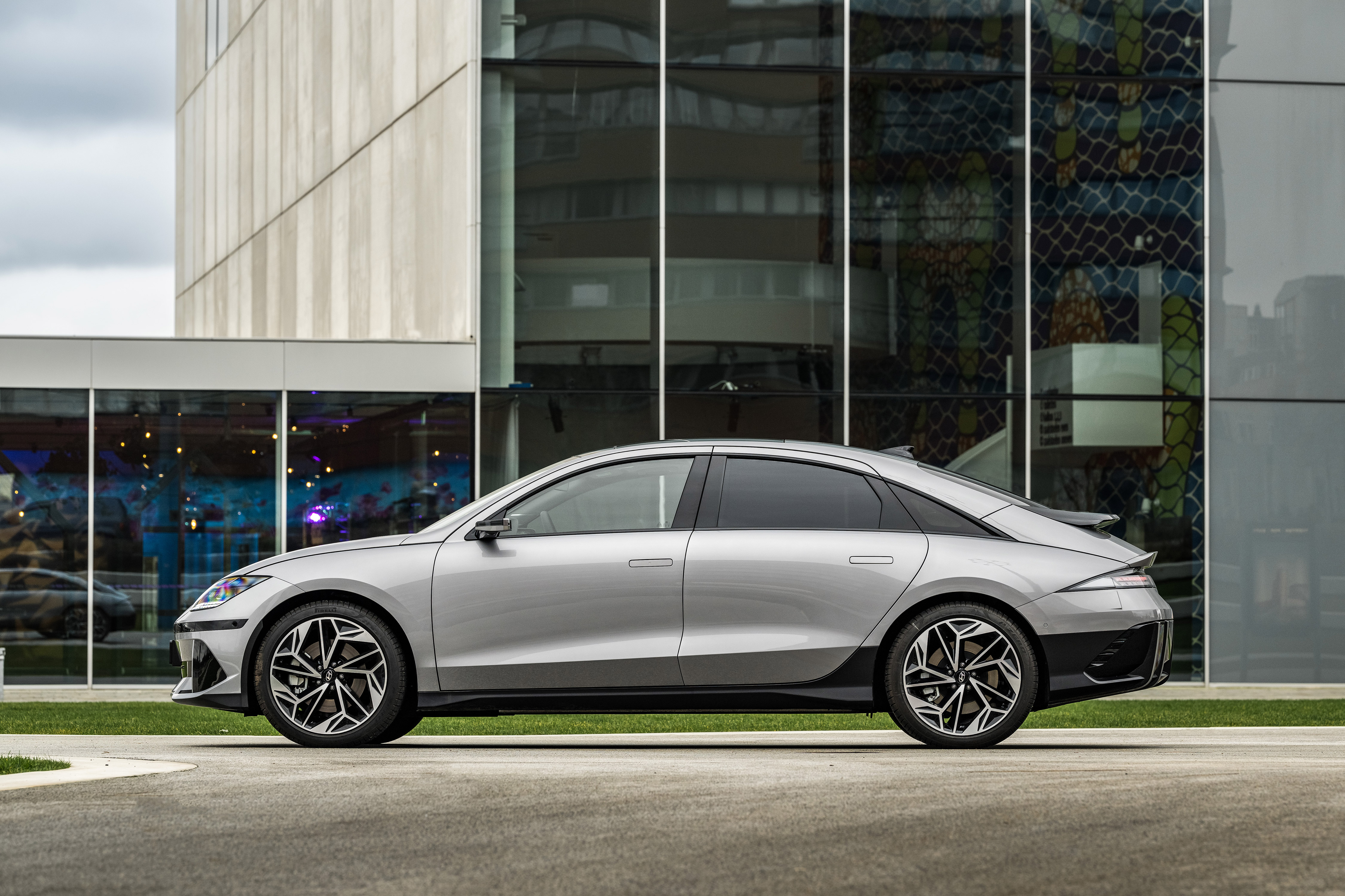 IONIQ 6 album actie 1