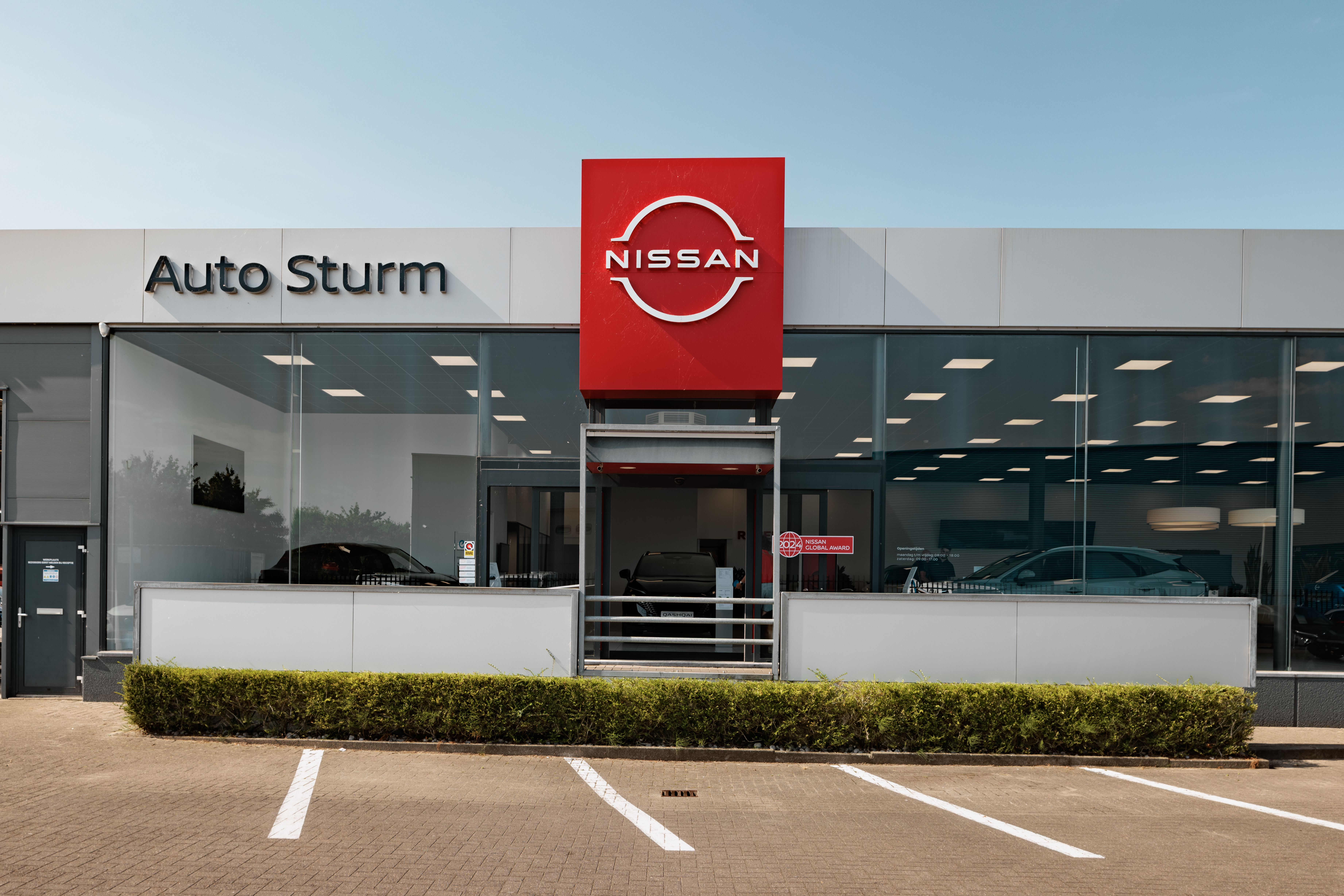 Auto Sturm Goes Nissan