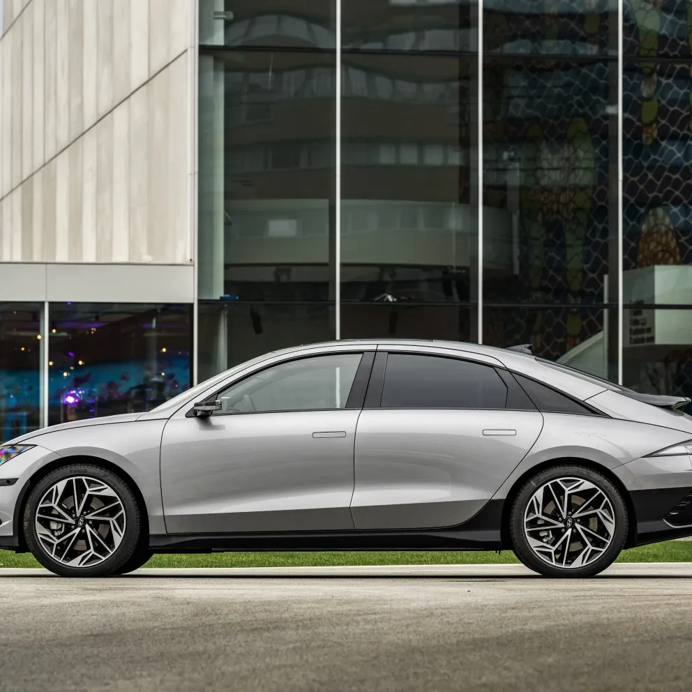 ioniq 6 header overzicht