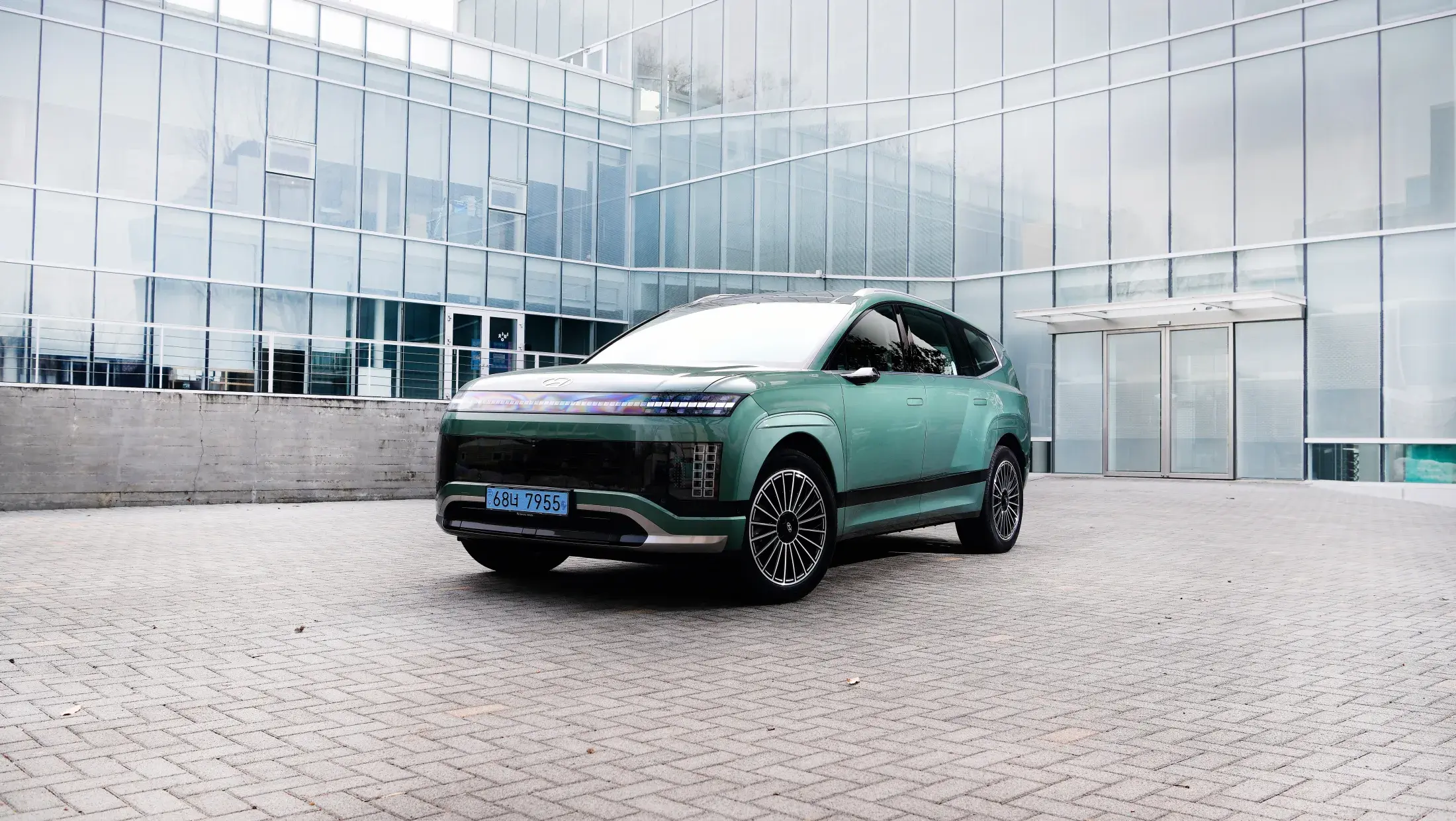 IONIQ 9 voorzijde