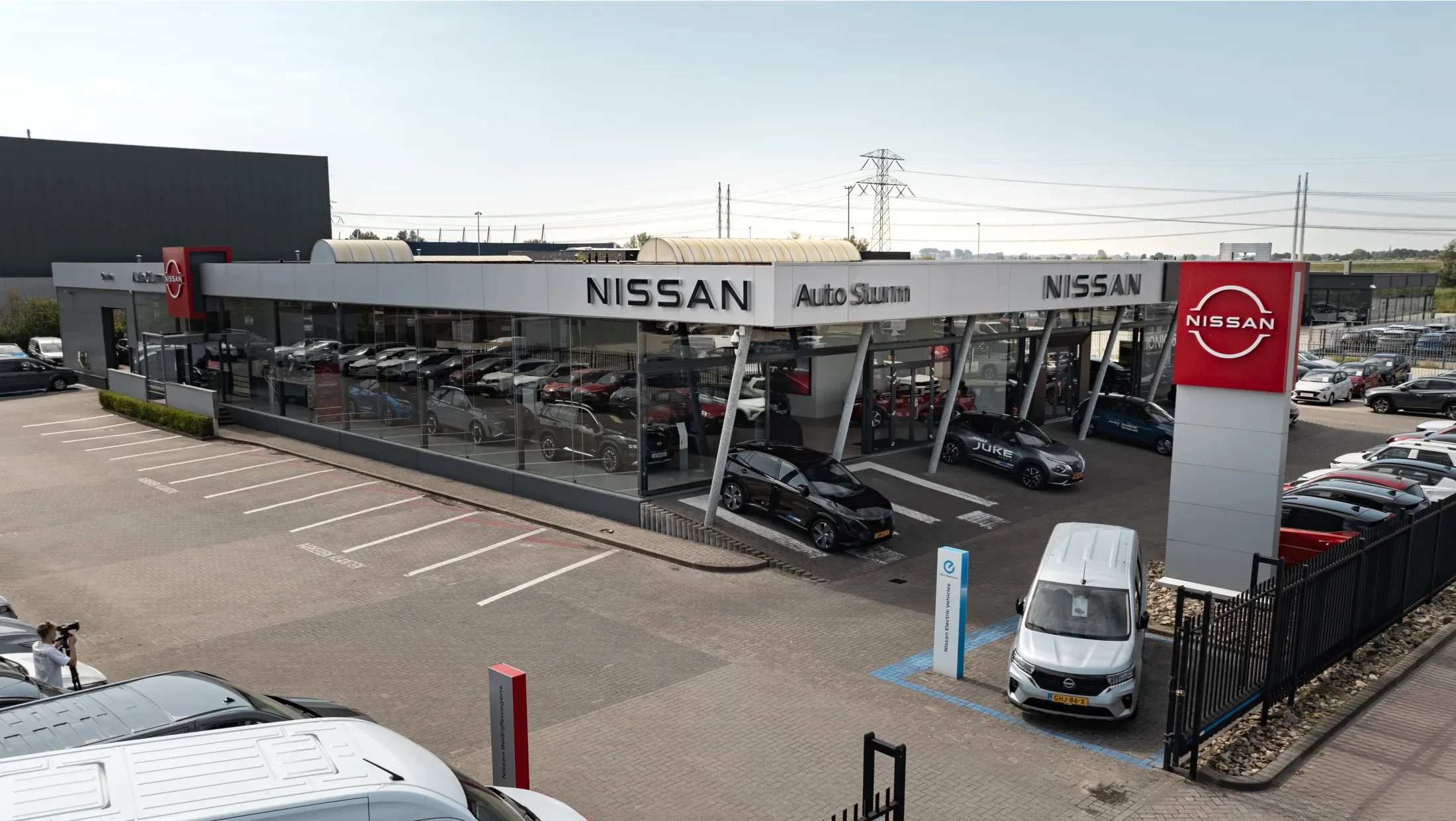 Auto Sturm Goes Nissan