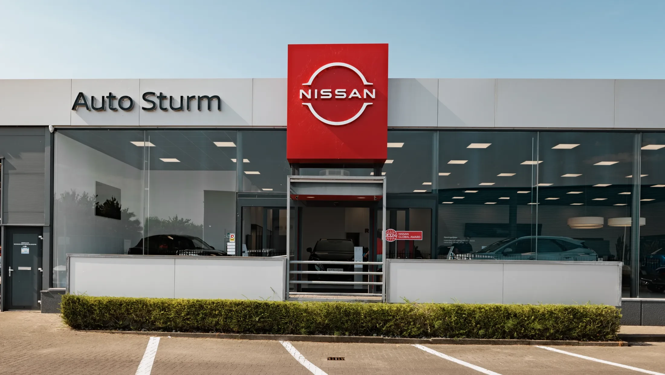 Auto Sturm Goes Nissan