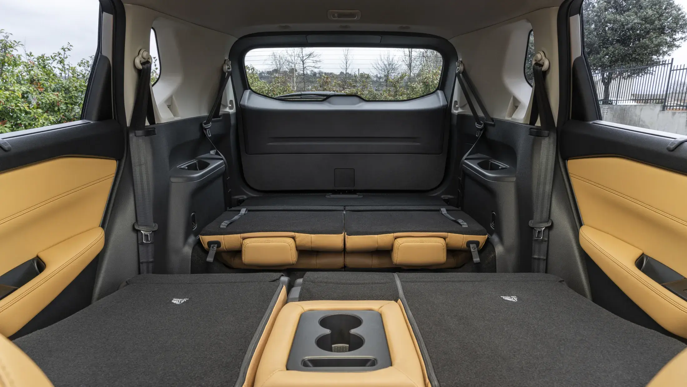 xtrail rear facing space